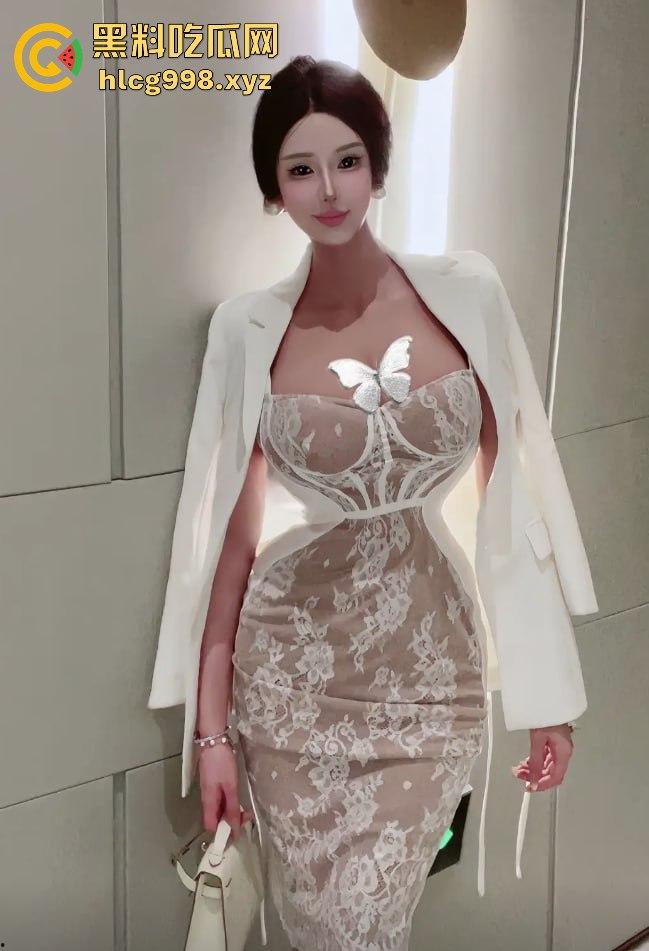 抖音网红【顾灵曦】翻车！全身科技制造，300块加微信，卖衣服是假，给钱就能草！  第16张