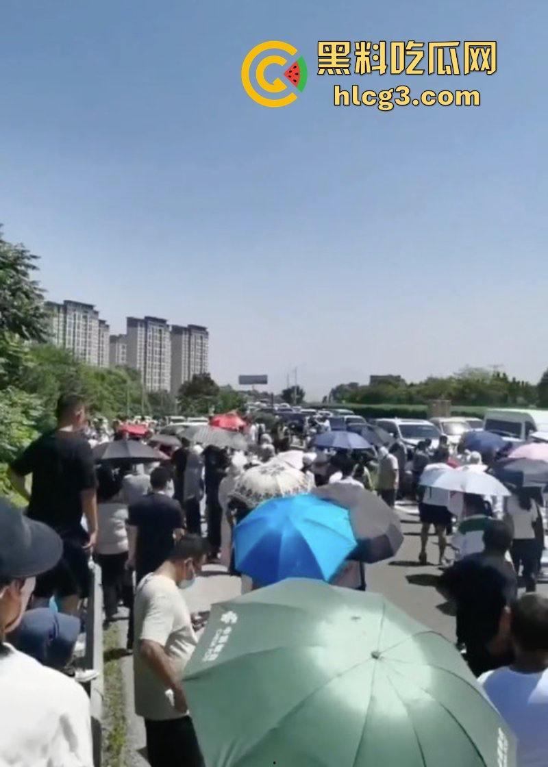 徐州潘安湖中昂博观小区曾承诺在去年底交房 因楼盘迟迟未交发生堵路暴乱！  第11张