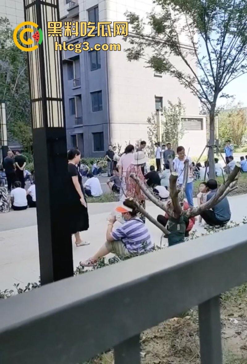 徐州潘安湖中昂博观小区曾承诺在去年底交房 因楼盘迟迟未交发生堵路暴乱！  第12张