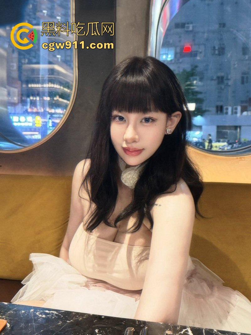 南京大学超高颜值清纯学生妹，私发男友自拍裸照视频流出，粉嫩美乳挺翘诱人，丰满蜜臀扣穴自慰！  第1张