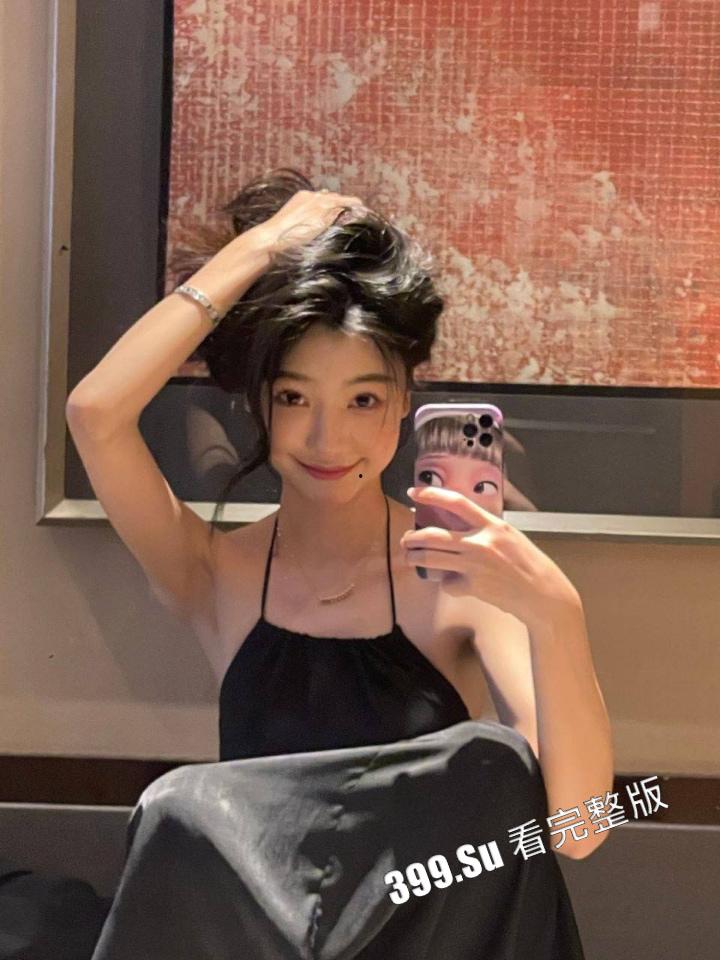 抖音千万网红 #易梦玲  直播露点视频流出 走光录屏！网友的眼睛果然是纳米级的 第3张