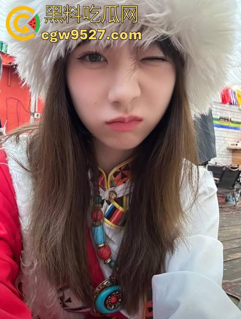 中国海洋大学【许真福】，高颜值大一嫩妹，被前男友曝光，粉嫩小穴饱满诱人，清纯骚妹让人心动不已！  第1张