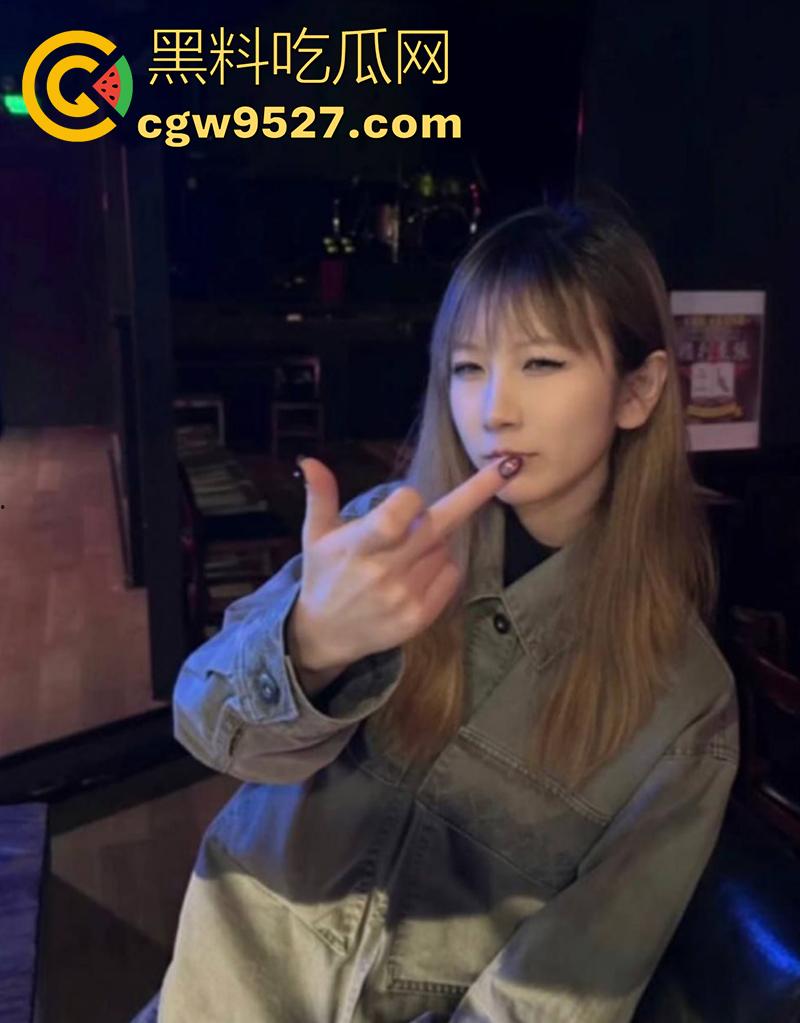 中国海洋大学【许真福】，高颜值大一嫩妹，被前男友曝光，粉嫩小穴饱满诱人，清纯骚妹让人心动不已！  第2张