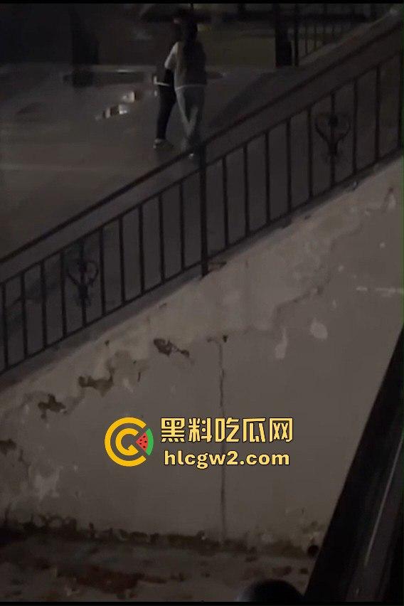 杭州艺校纯爱战士再倒下 女友在校期间背着男友发裸照自慰视频 被抓后校内怒扇耳光 真是母狗属性拉满！  第7张