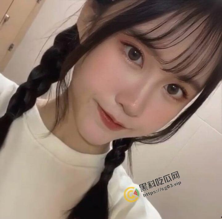 台湾台北第一女子高级中学 校花【谢季璇】和男友的自拍片流出  第2张