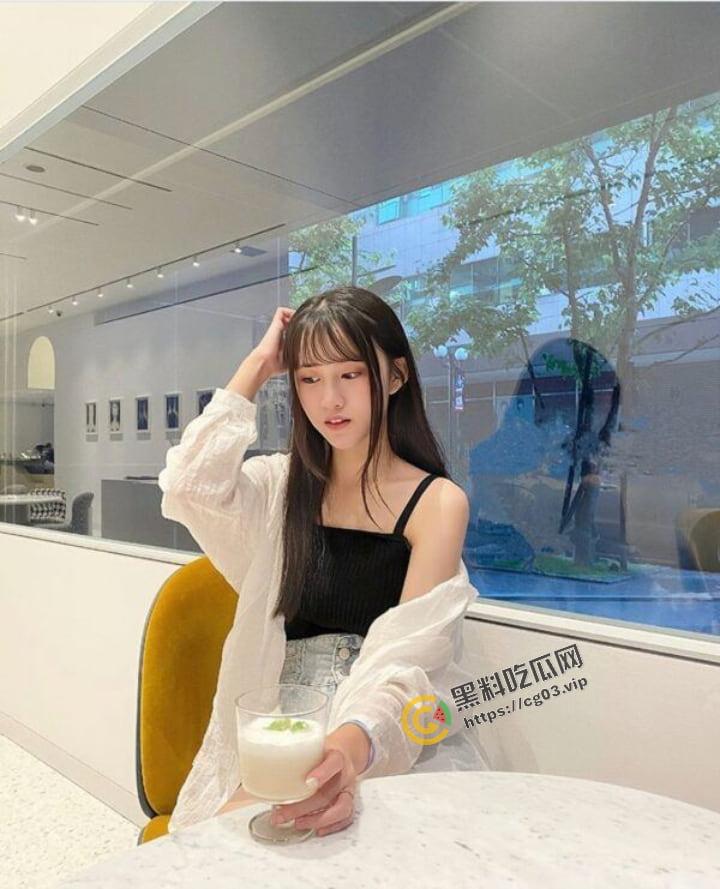 台湾台北第一女子高级中学 校花【谢季璇】和男友的自拍片流出  第4张