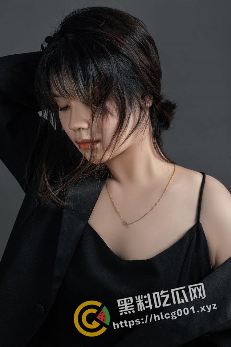 贵州六盘水二婚母狗 为了孩子甘愿做鸡吧套子 深喉后入 逼毛比头发都旺盛  第2张