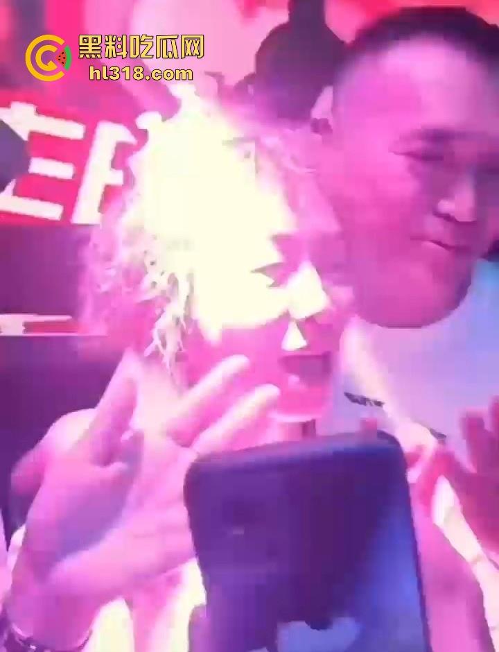 此乃吾辈楷模，年轻小伙面对极品富婆，不惜出卖肉体，有些钱啊就该他赚，这都能啃下去！  第5张