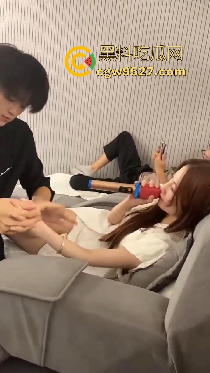 杭州富婆开心福利局，点年轻小奶狗按摩唱歌，加钱加钟带回酒店骑乘榨精，不懂就问应聘男技师有什么要求！  第6张