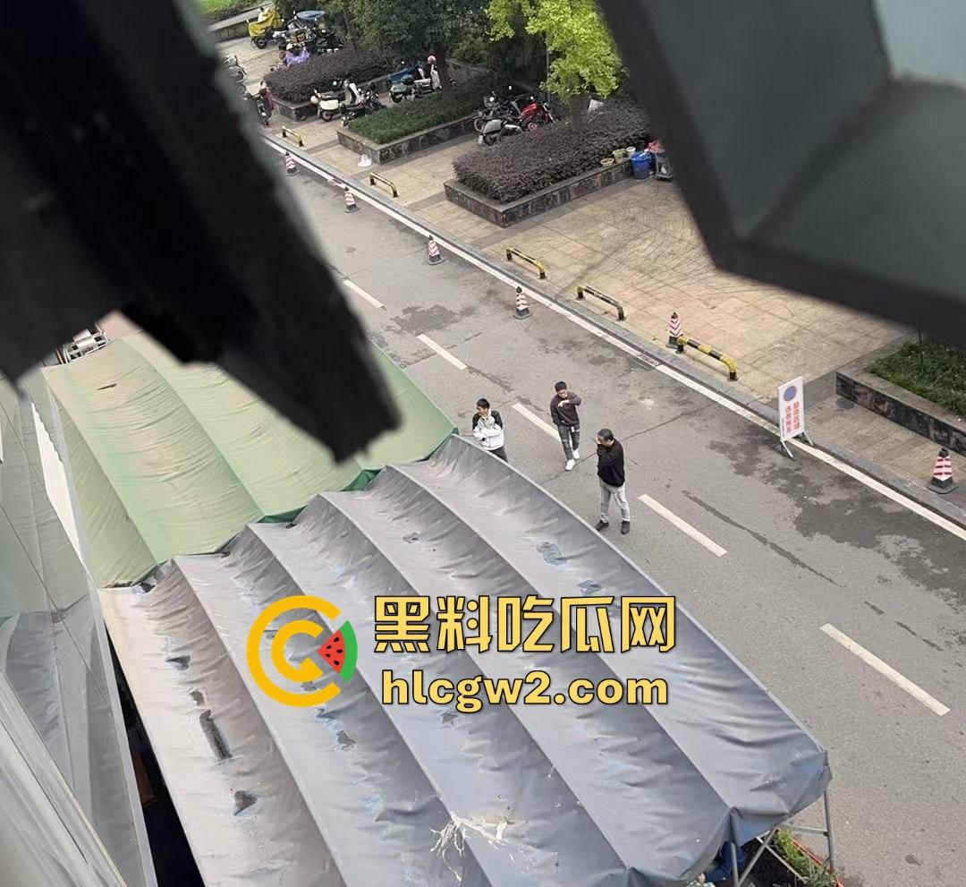 成都猪脚饭店爆雷！潲水桶的油循环再用，健康又美味，老板娘废物利用一绝！  第4张