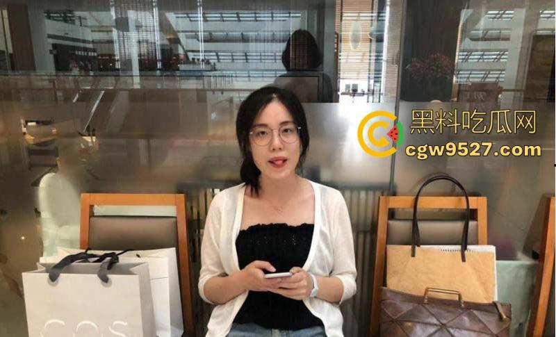 常州母狗人妻【秦柳柳】发泄欲望，居然抛夫弃子，不远千里送逼炮友，骚穴被操到直冒白浆！  第1张