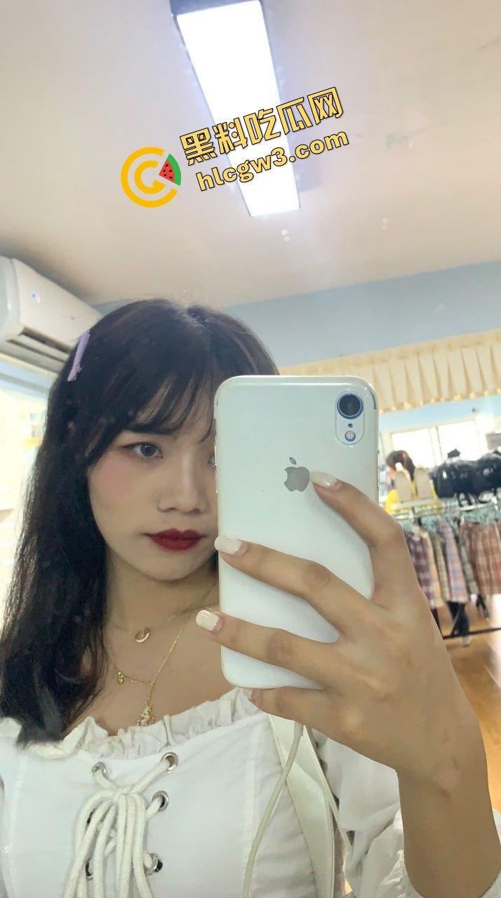 百色职业学院大二骚鸡『徐海欣』给金爸的定制私拍外泄 用笔涂骚奶大力撕逼！独家流出！  第2张