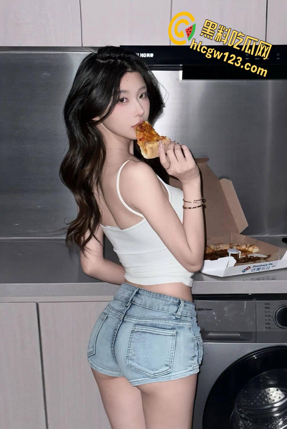 网红御姐【Yuzi章芸芸】，含龙根的技术一流，还要颜射简直是个十足的母狗 !  第2张