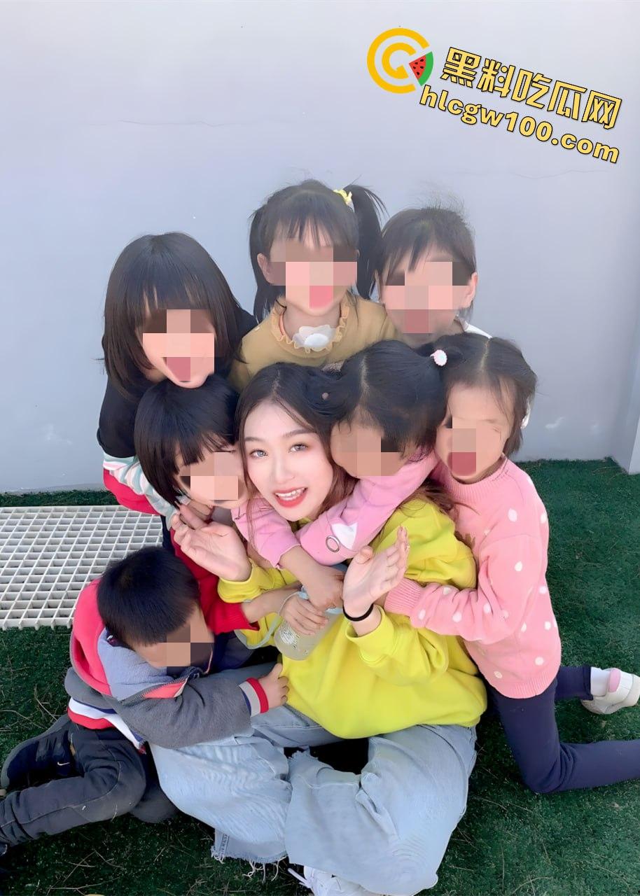 “三不娶”之宁夏中宁阳光幼儿园幼师【杜婧婧】，被网友调教在宿舍展示美腿骚穴福利视频流出  第2张