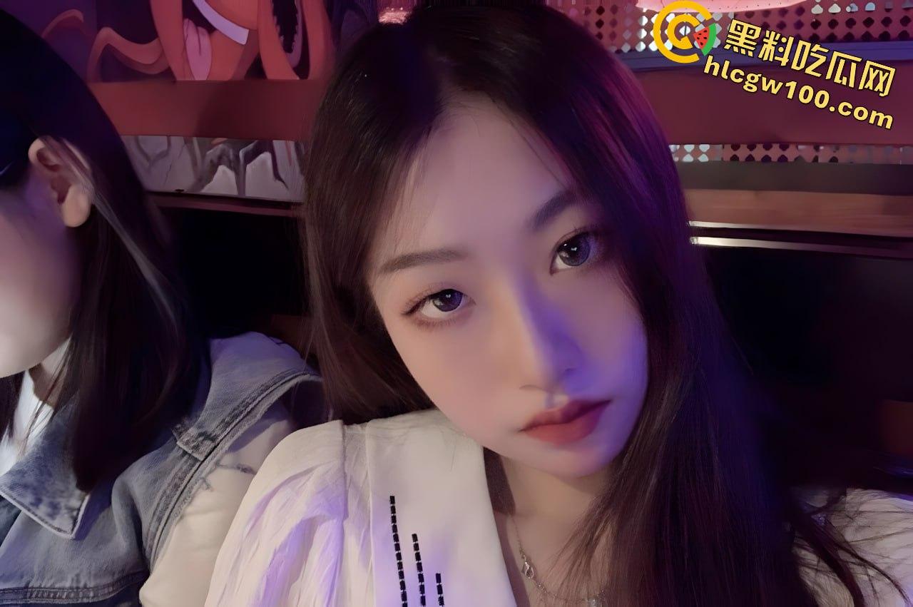 “三不娶”之宁夏中宁阳光幼儿园幼师【杜婧婧】，被网友调教在宿舍展示美腿骚穴福利视频流出  第4张