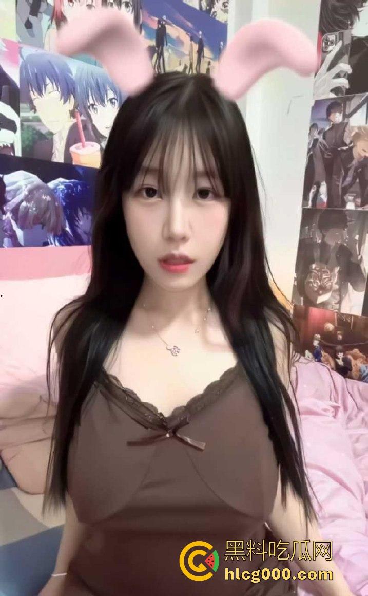 抖音清纯网红【是琪酱吖】核弹巨乳清纯少女，揉奶挑逗双峰甩动诱惑，定制福利曝光流出！  第3张