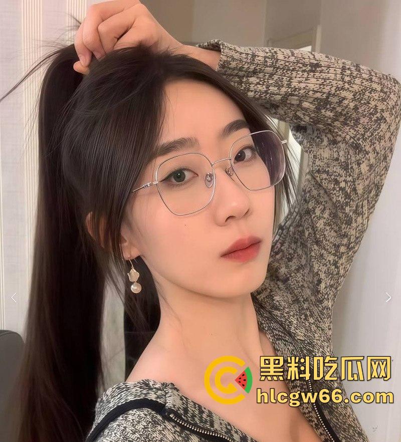 成都小学语文老师【苏靖雯】酒店约炮学生家长视频流出 主动口交上位榨精 无比风骚！  第1张