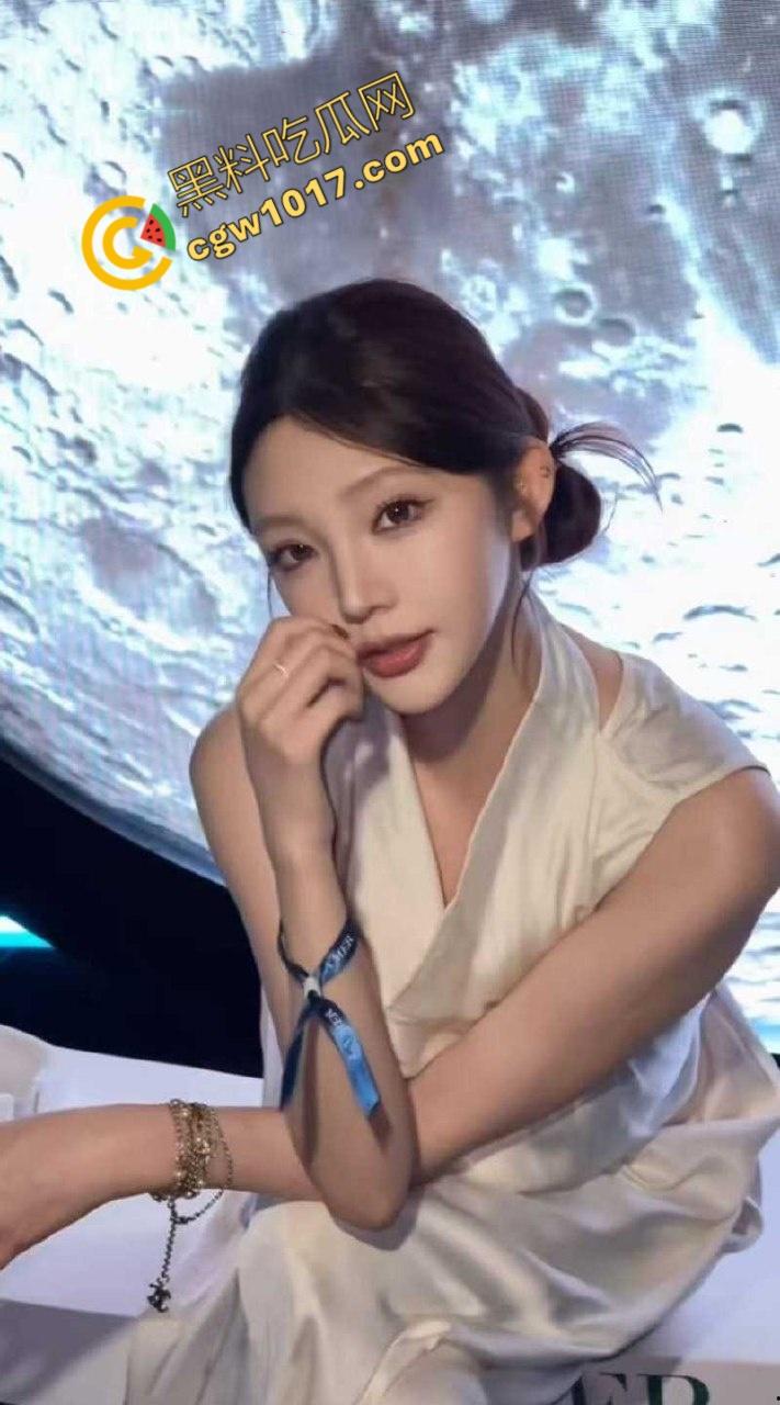 王思聪前女友【慎婕】秘密曝光，被前任【树一】怒斥出轨闺蜜前男友，约炮身染性病，性爱视频全网疯传！  第2张