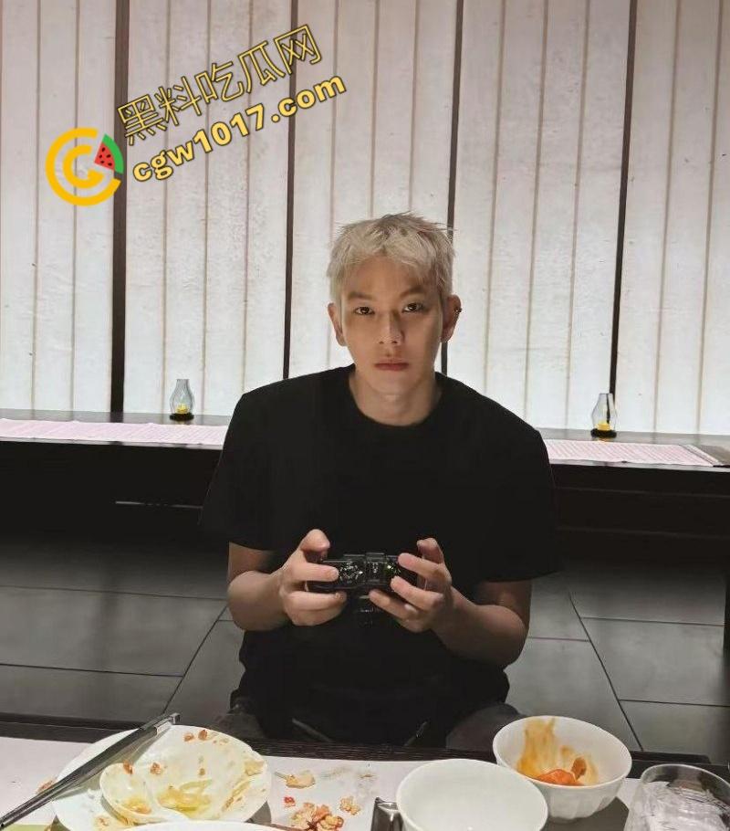 王思聪前女友【慎婕】秘密曝光，被前任【树一】怒斥出轨闺蜜前男友，约炮身染性病，性爱视频全网疯传！  第11张