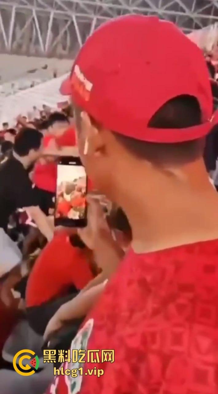 火气有些大！河南球迷在客队看台区大打出手！比看比赛还过瘾  第10张