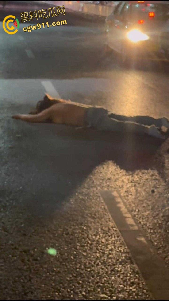 顶级渣女翻车！湖北恩施一女子谈恋爱为由，连买的车都骗去卖了，最后被男子脱光在大街上殴打！  第7张