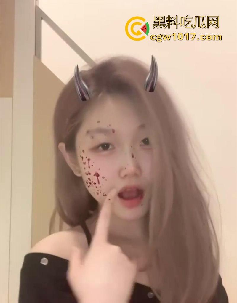 soul约炮反差魅魔学生妹【黎雯晶】 不雅视频流出，各种淫技无师自通，扮护士装女仆拍淫片！  第1张