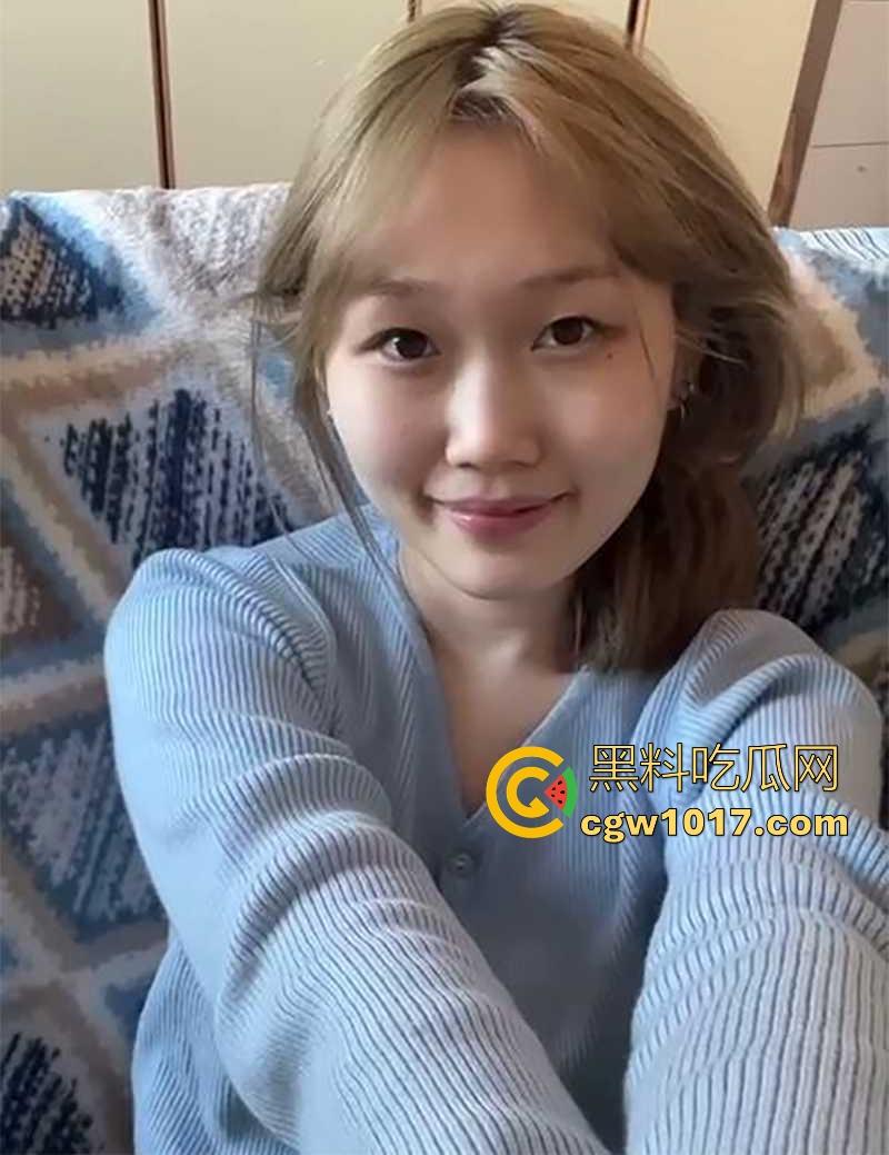 soul约炮反差魅魔学生妹【黎雯晶】 不雅视频流出，各种淫技无师自通，扮护士装女仆拍淫片！  第2张