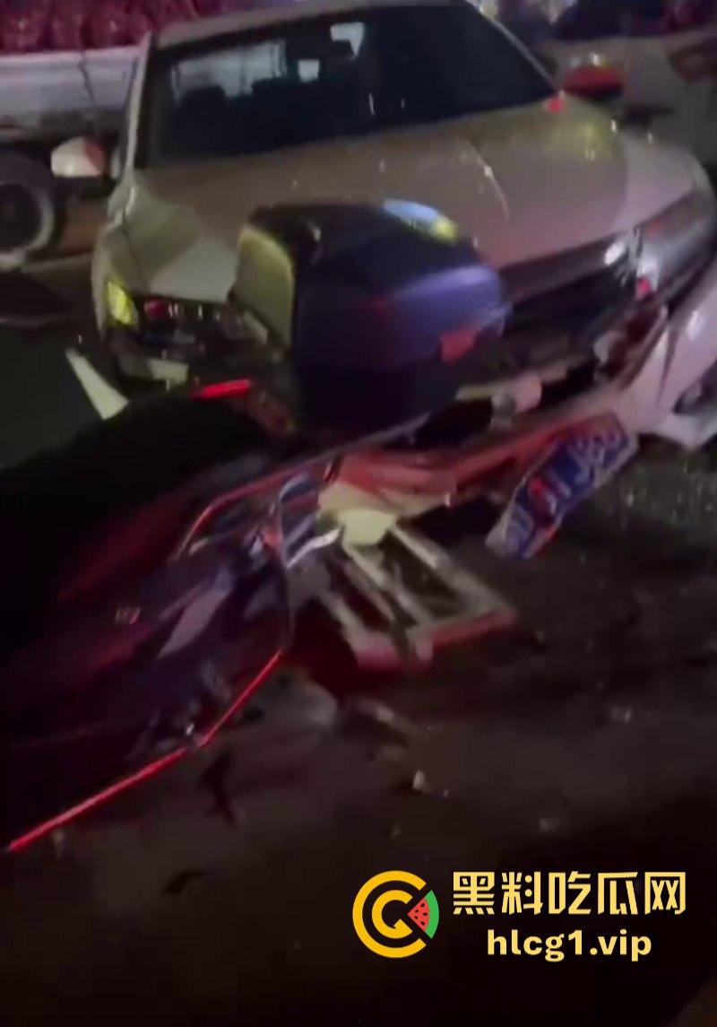 酒精惹的祸！汝州一男子连撞11辆车 这哥们如果对方家属不谅解 出来得2050年  第7张