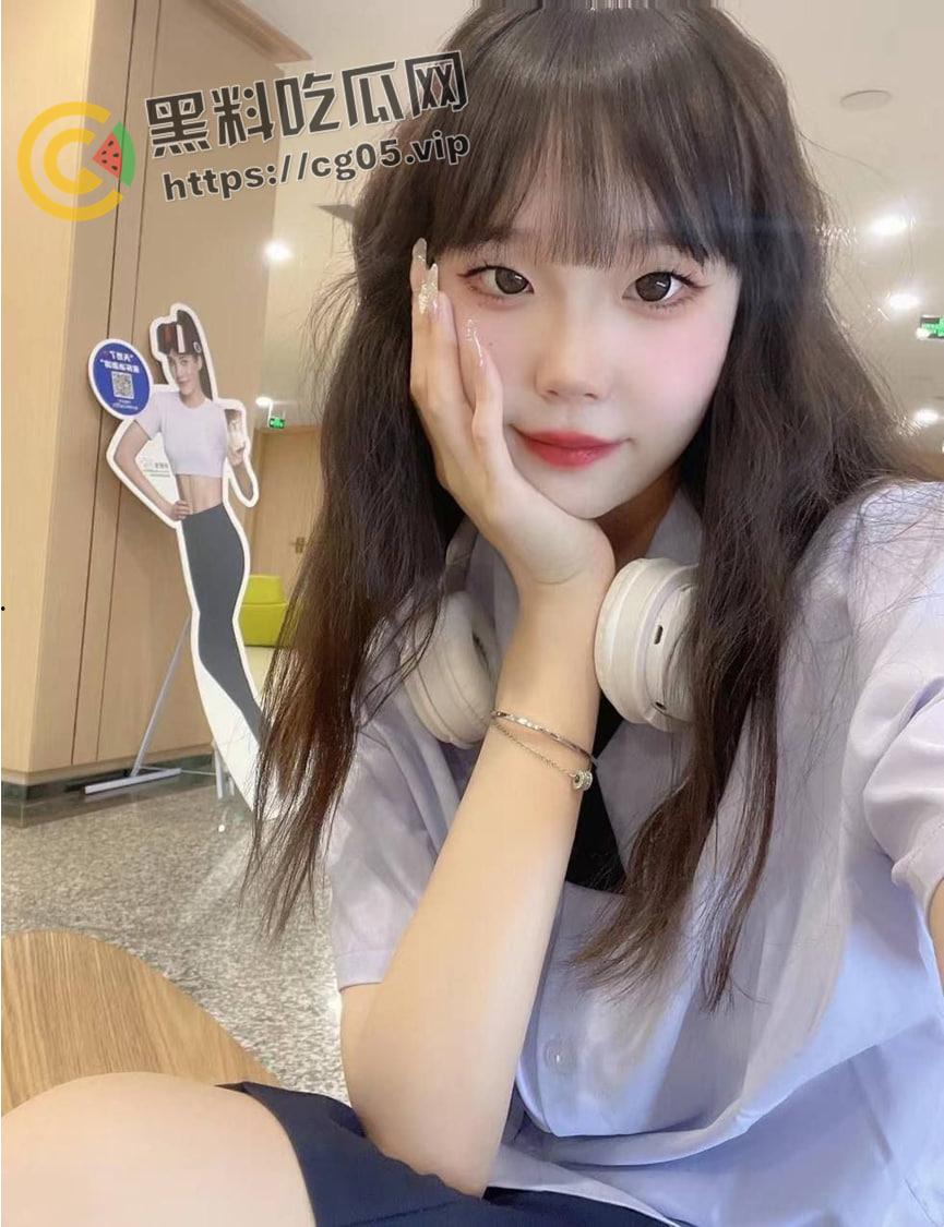 瓜友投稿！自家反差女友 ktv被捡尸博同情 多次出轨约炮死不悔改 天生贱母狗  第2张