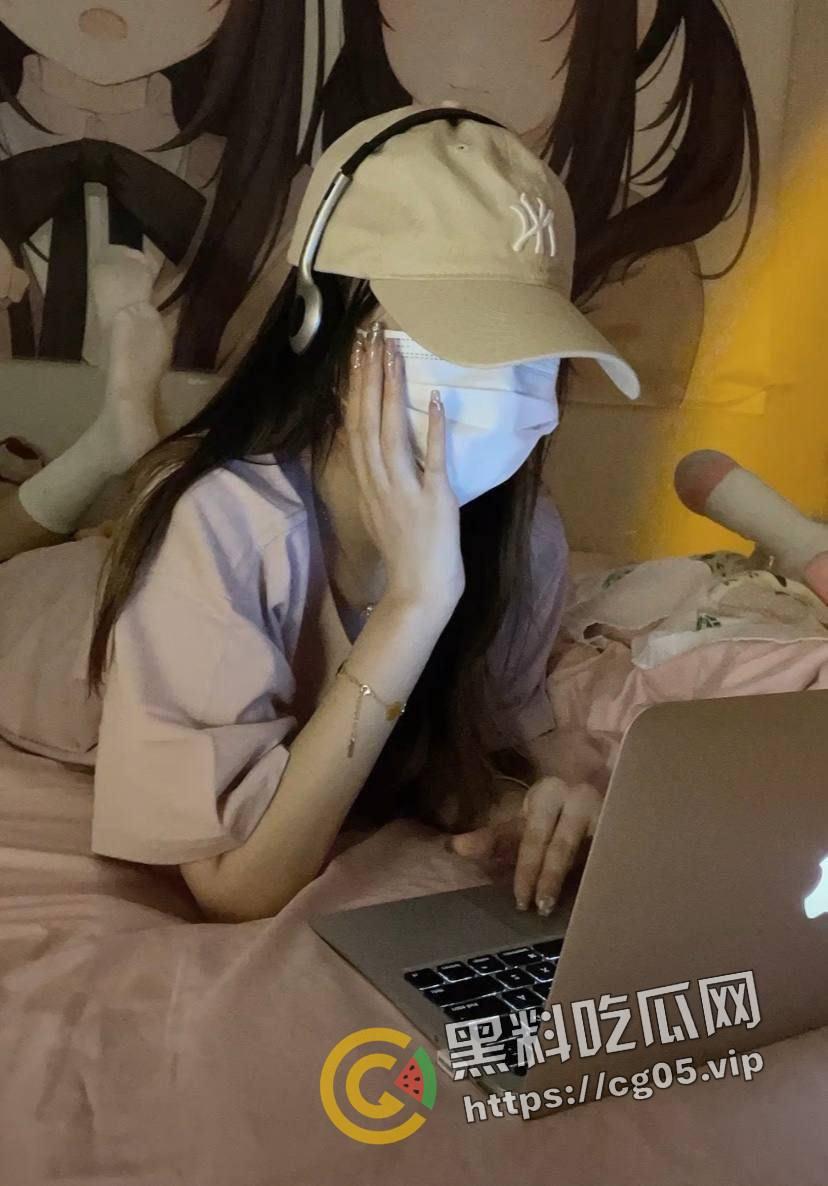 瓜友投稿！自家反差女友 ktv被捡尸博同情 多次出轨约炮死不悔改 天生贱母狗  第4张