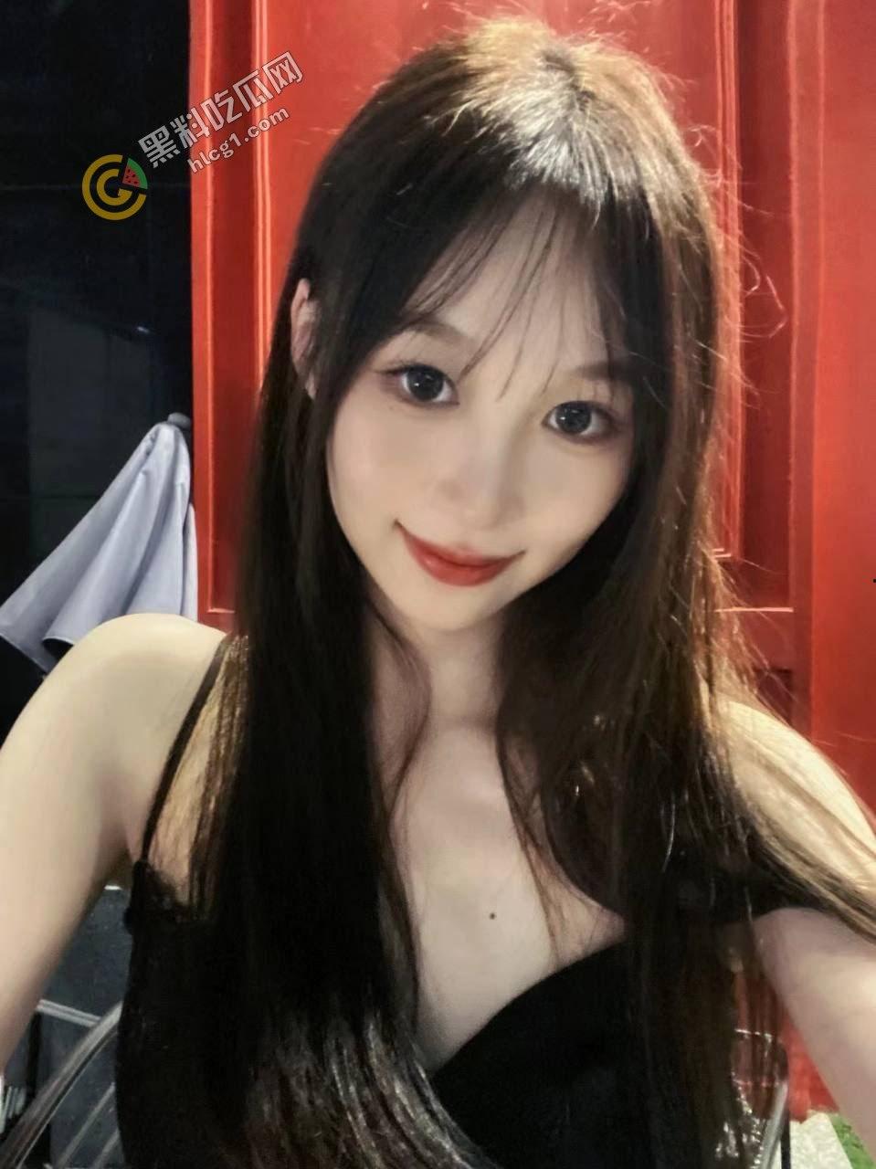 高颜值美女私密视频曝光：她的手活、口技、脚技巧令人惊叹！不愧是百人斩美女  第2张