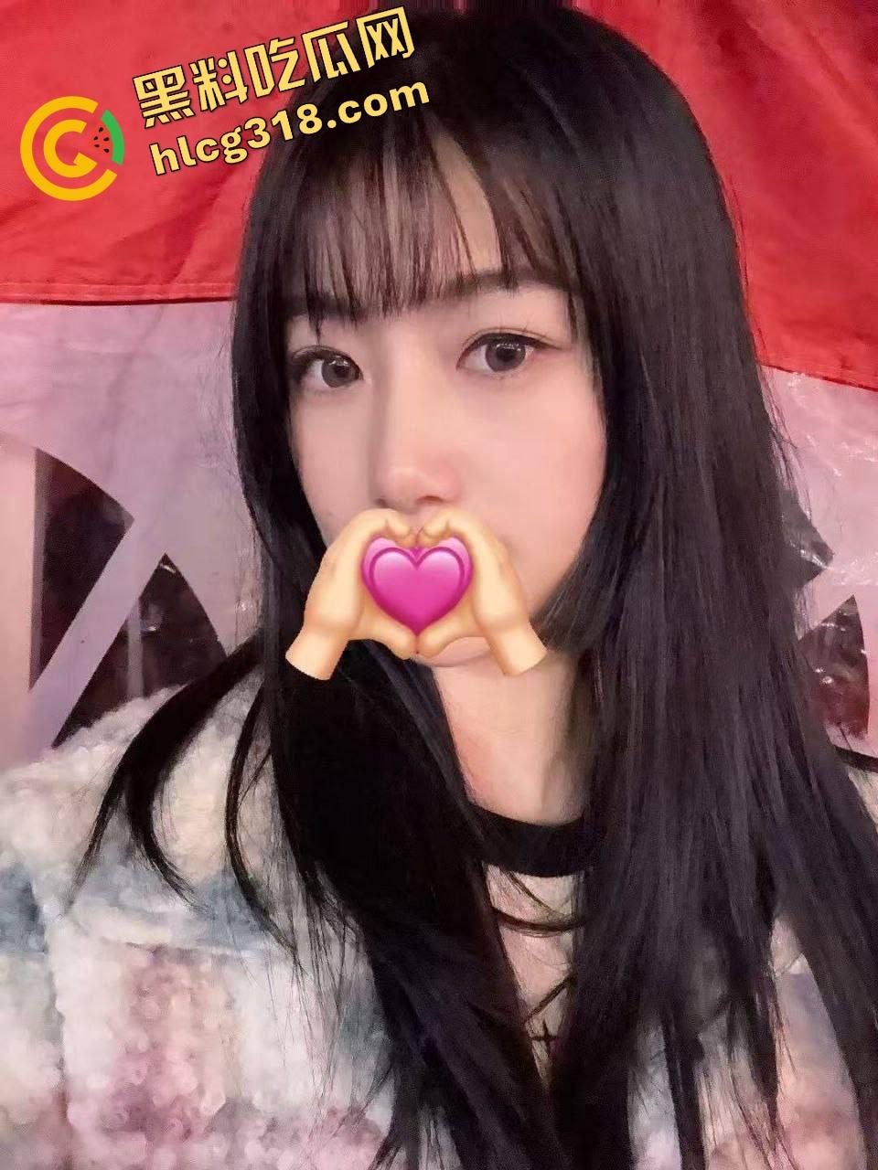 清华北大抢着要的校花，被干成三洞齐喷的舔棒狗，舔了三个月的女神，被我用狗链拴着后入肏到尿失禁！  第3张