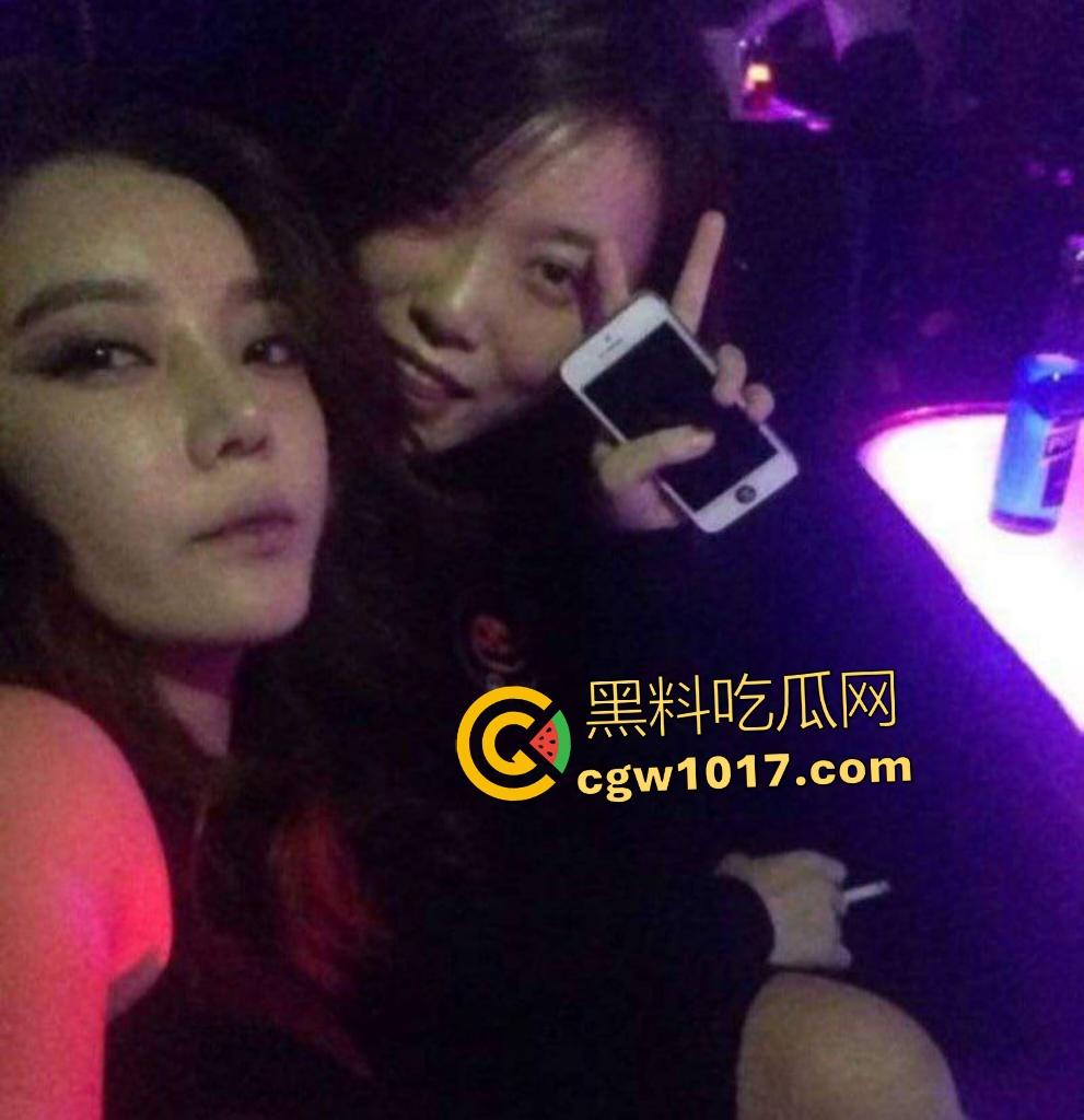 网红鼻祖【李天佑】结婚当天炸锅,千万周星女王给钱就睡聊天记录曝光,老婆跪舔金主鸡巴深喉吞精,才刚结婚就被绿? 第2张 网红鼻祖【李天佑】结婚当天炸锅,千万周星女王给钱就睡聊天记录曝光,老婆跪舔金主鸡巴深喉吞精,才刚结婚就被绿? 第2张