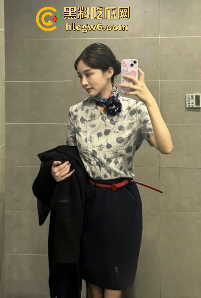 重庆渝北富豪【阿伦】8万包东方航空空姐 高挑美艳空姐酒店翘臀主动抽插 丝袜美腿勾魂摄魄！  第1张