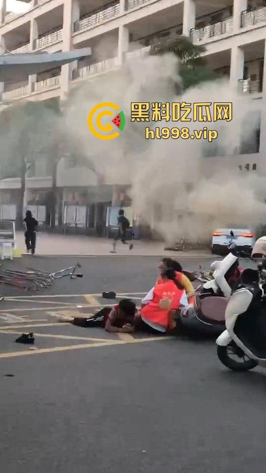 福建云霄县女司机火烧车疯狂冲撞学校！8人血洒当场，司机惨死！警方紧急调查背后真相！  第6张