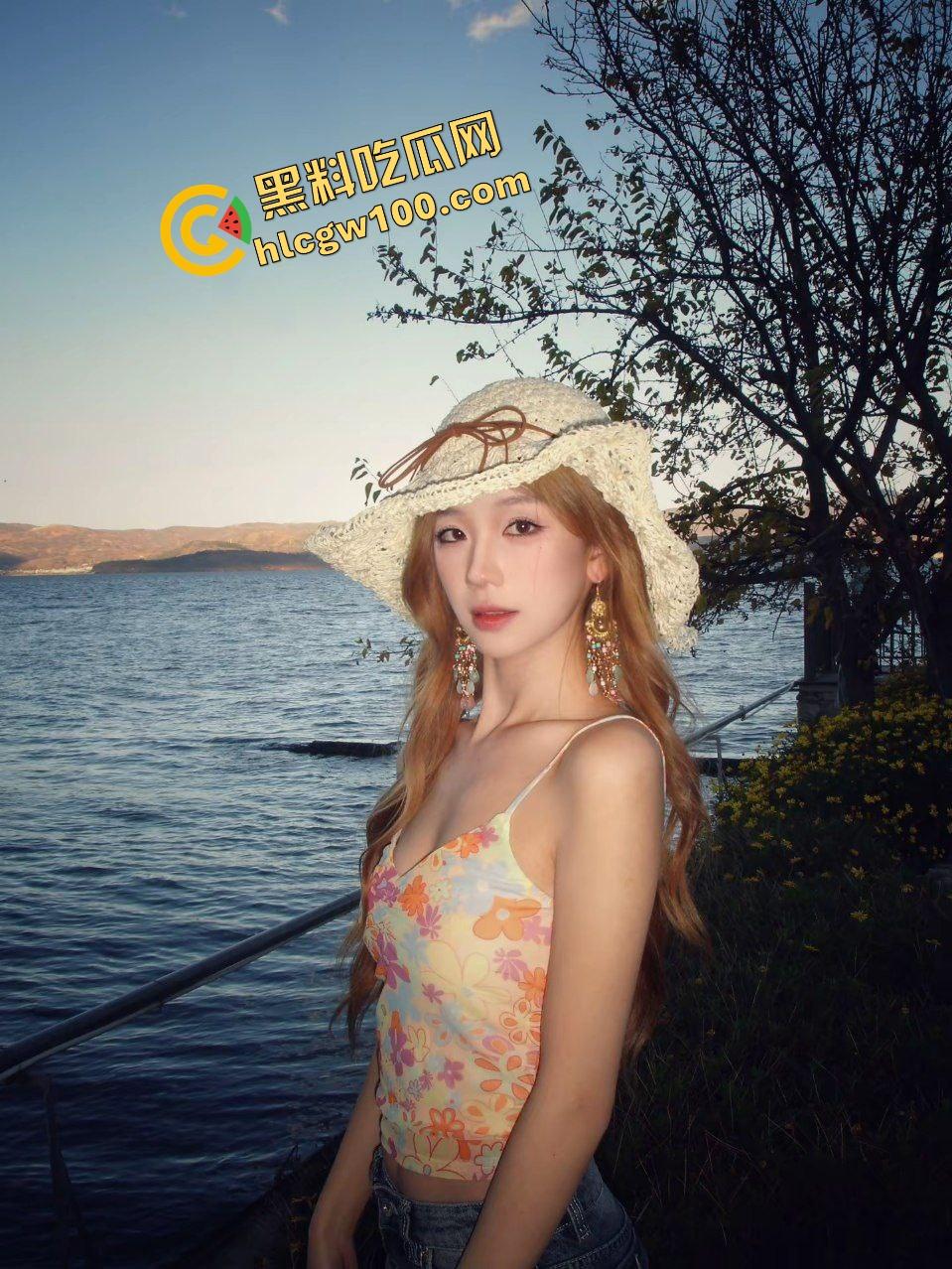 抖音西南科技清纯学生反差骚婊【冒菜女王】约操校外网吧大哥，黑丝骚臀肛塞后怼骚逼！原创独家曝光流出！  第2张