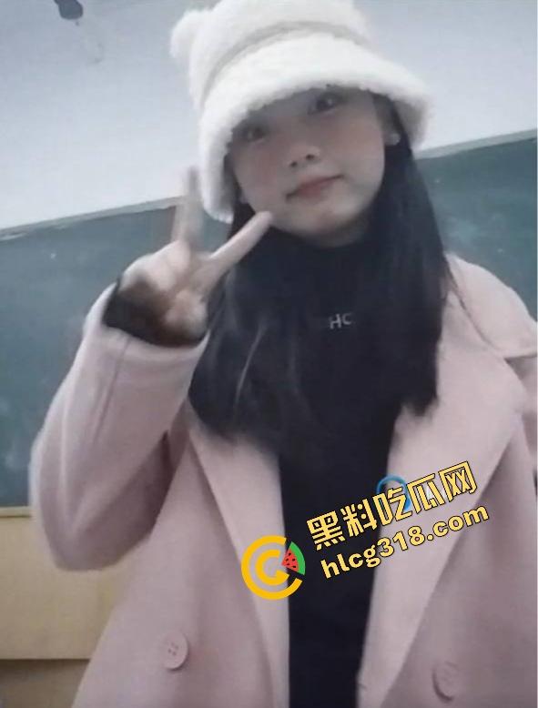 楼梯间爆操内射太刺激，可爱学生妹反差野战，00后就爱玩这味，校服一脱小穴直接灌满  第1张