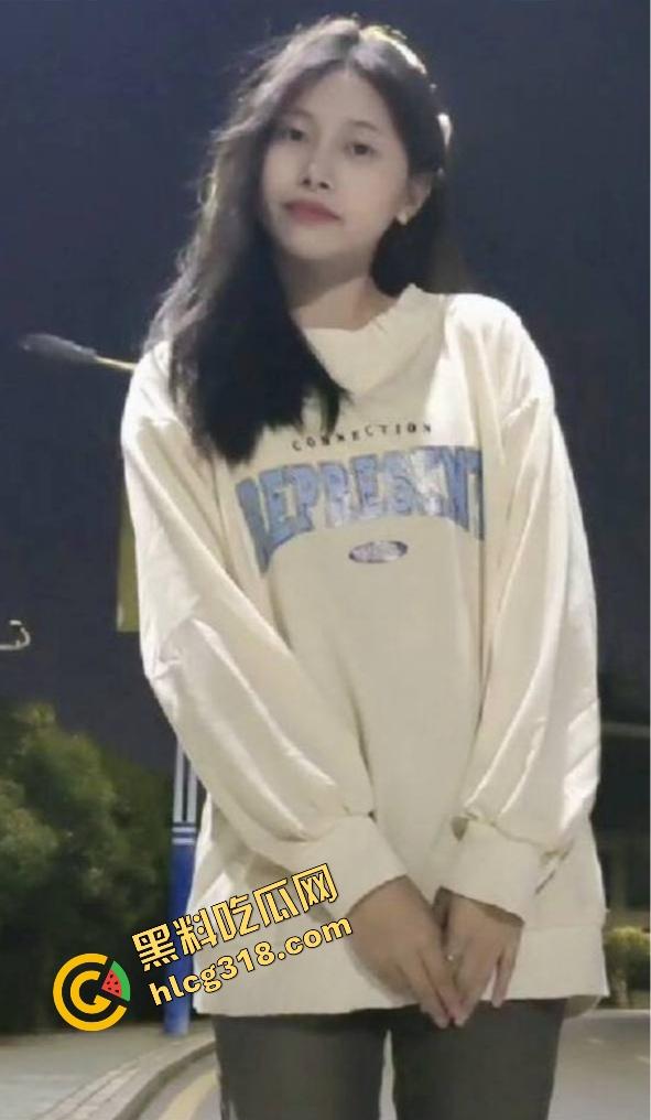 楼梯间爆操内射太刺激，可爱学生妹反差野战，00后就爱玩这味，校服一脱小穴直接灌满  第4张