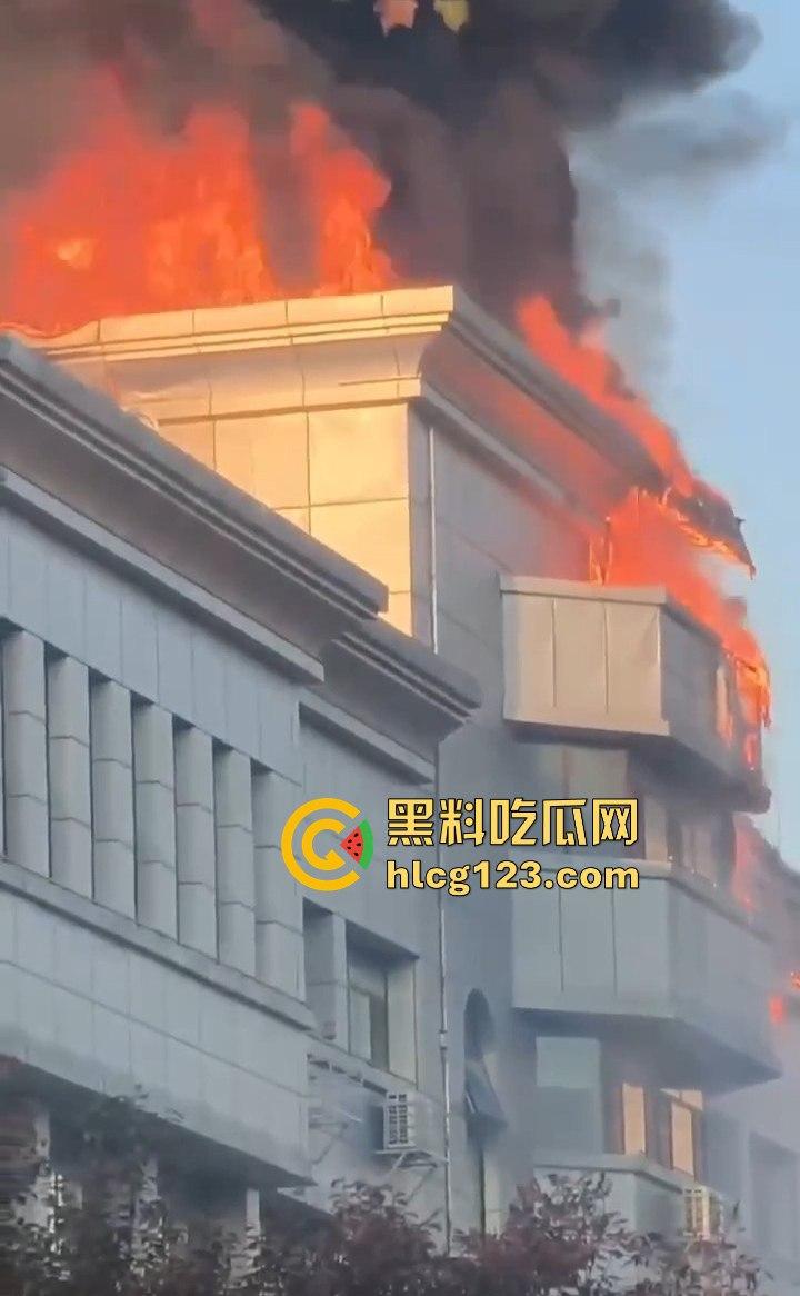 山东齐河财政局办公楼起火,黑烟滚滚直冲天!平账大圣这把火,坏账烂账都烧个干净! 第2张 山东齐河财政局办公楼起火,黑烟滚滚直冲天!平账大圣这把火,坏账烂账都烧个干净! 第2张