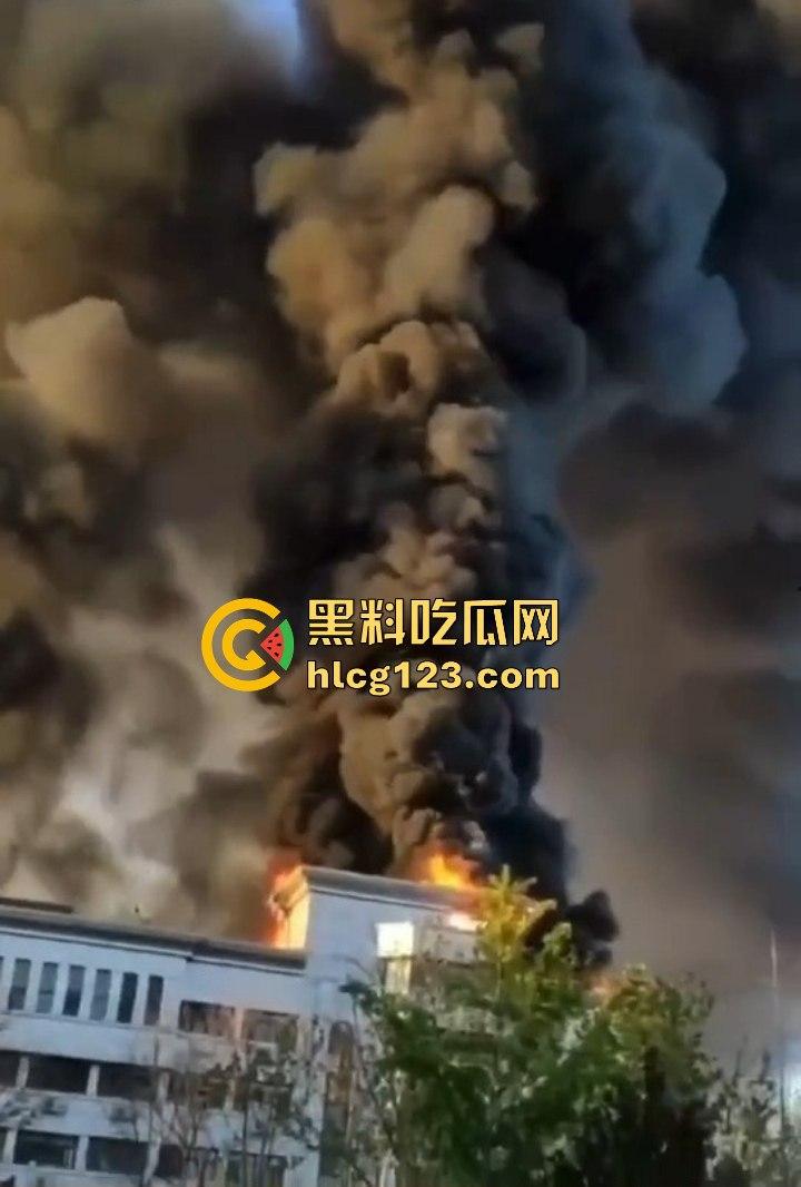 山东齐河财政局办公楼起火,黑烟滚滚直冲天!平账大圣这把火,坏账烂账都烧个干净! 第12张 山东齐河财政局办公楼起火,黑烟滚滚直冲天!平账大圣这把火,坏账烂账都烧个干净! 第12张