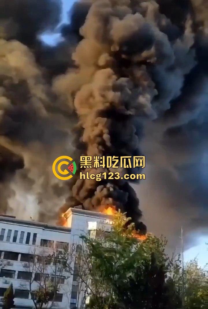 山东齐河财政局办公楼起火,黑烟滚滚直冲天!平账大圣这把火,坏账烂账都烧个干净! 第17张 山东齐河财政局办公楼起火,黑烟滚滚直冲天!平账大圣这把火,坏账烂账都烧个干净! 第17张