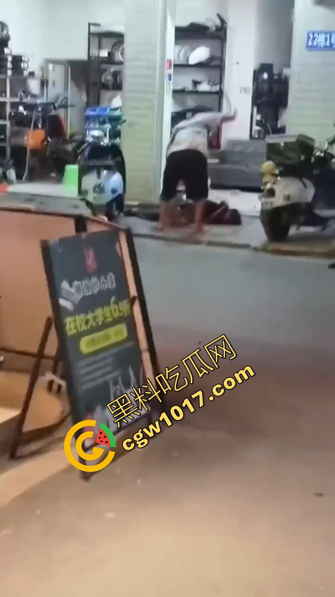 广西南宁骇人惨案！外卖骑手与商家发生口角 被其持刀疯砍当场死亡 现场血流成河毛骨悚然！  第2张