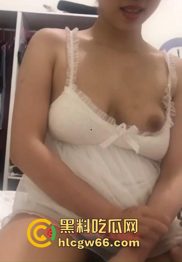 高颜值游戏主播【张优】与榜一大哥性爱视频曝光 巨乳少女身上骑 不死都得脱层皮！  第6张