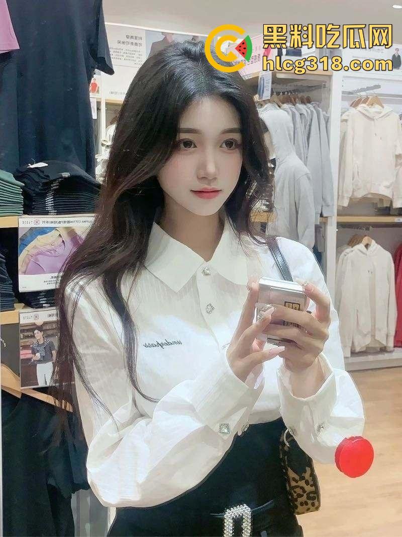 你还以为高端外围豪车天生紧？全靠阴道收缩术收成死夹货，富哥上手就说一根手指进去都得抹油！  第4张