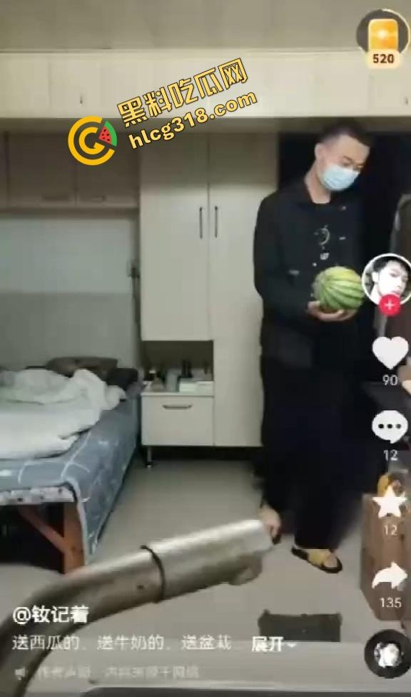 伪娘阿红逆天操作男装女扮钓直男，爆肏拍片一千部，敢约的全被玩废，号称伪娘界的终极掏蛋机！  第3张