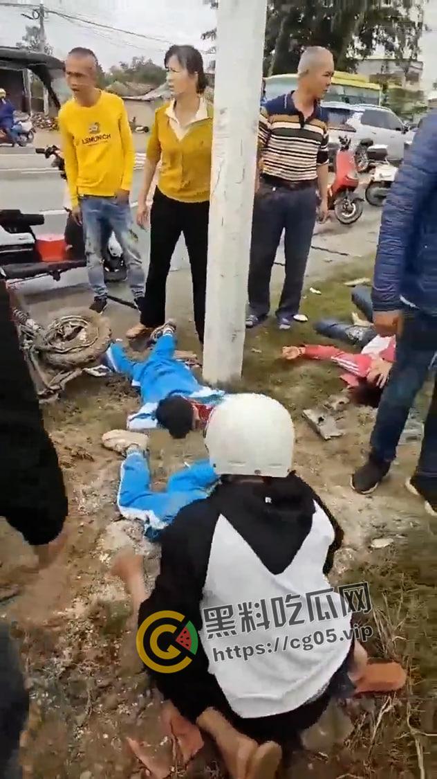 海南屯昌货车撞人 1死7伤 现场惨不忍睹 尸体受伤者遍地都是  第9张