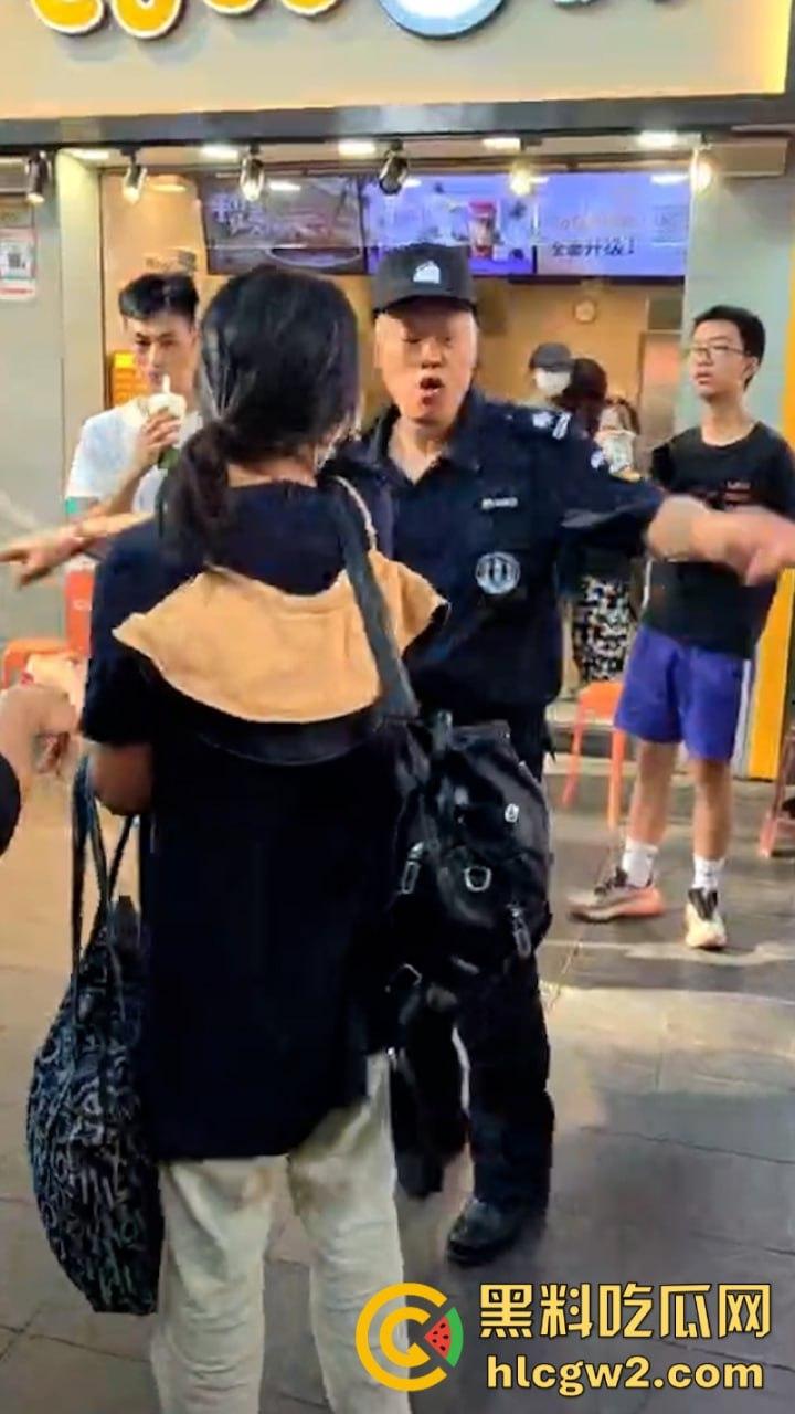 牛啊！广州小孩哥被指偷奶茶 孩子妈撒泼当场殴打店员 踢脚保安 现场视频曝光  第5张