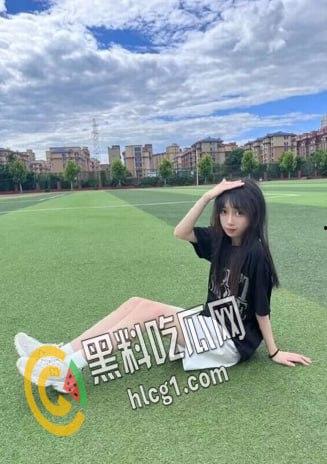 刚上大一的新生学妹 被拿下 小穴和奶子都发育的不错 特别是那诱人的奶子 床上还犹如母狗般主动！  第3张