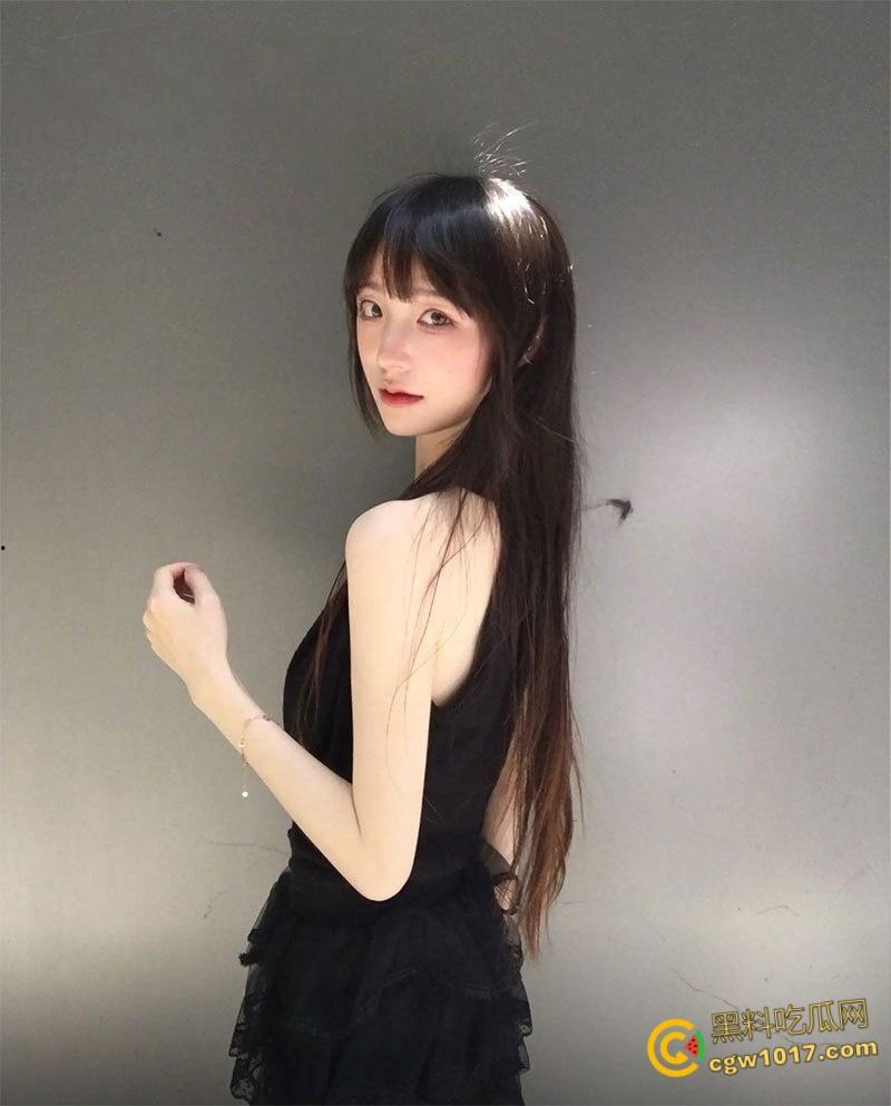 高颜气质御姐【刘若霓】，杭州做外围卖淫视频曝光，极品美腿开档黑丝，趴在窗户后入打桩，骚浪淫叫太诱人了 ！  第4张