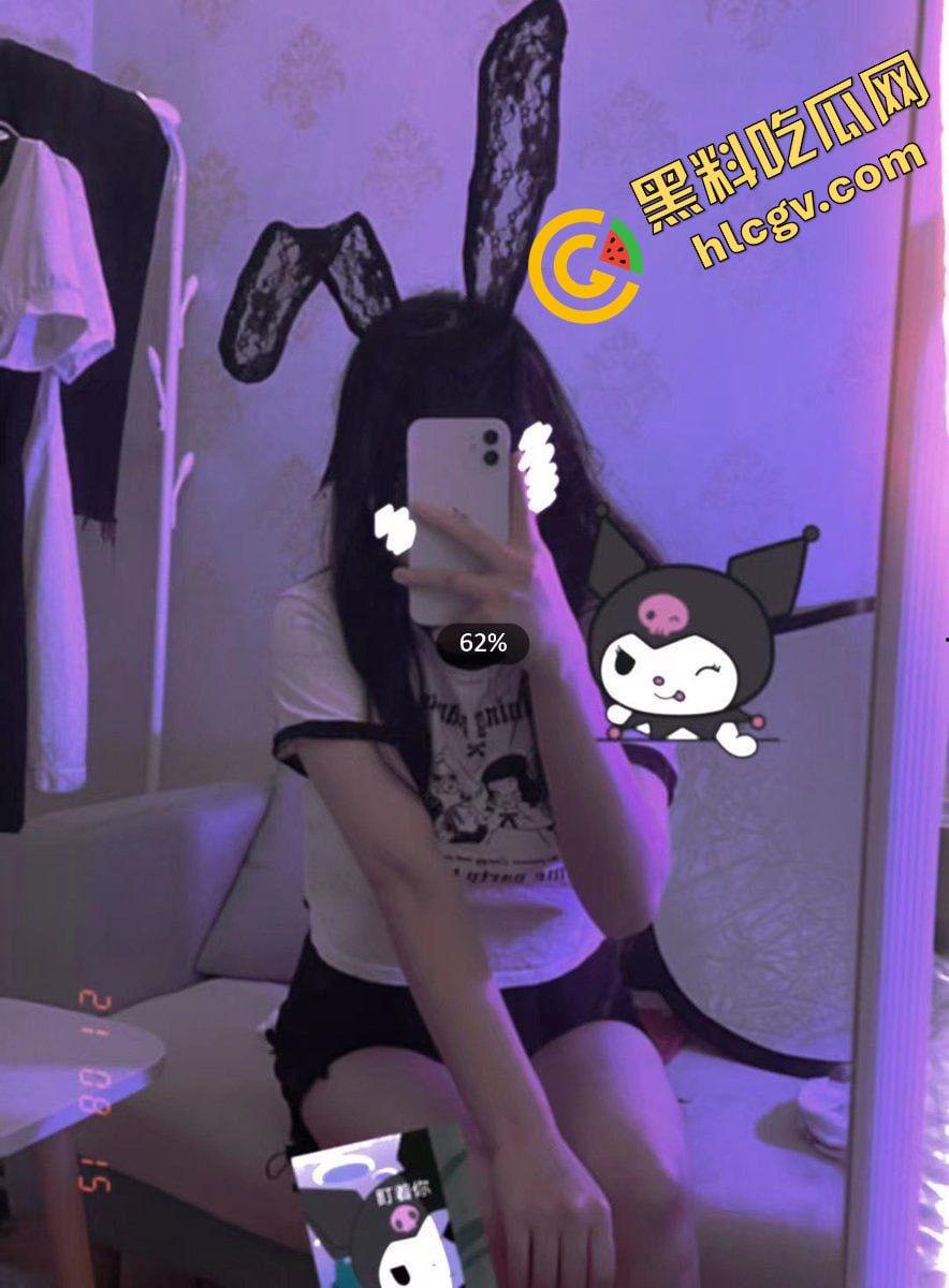 河南工业职业技术学院反差母狗『黄佳』与社会人鬼混 开房玩弄操逼 粉嫩鲍鱼真养眼！独家曝光！  第6张